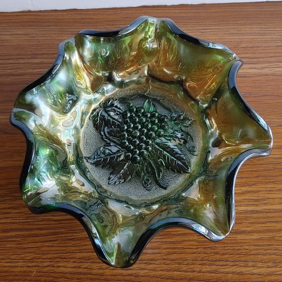Vintage Imperial Carnival Glass Ruffled Bowl in Heavy Grape Pattern Green - Picture 1 of 6